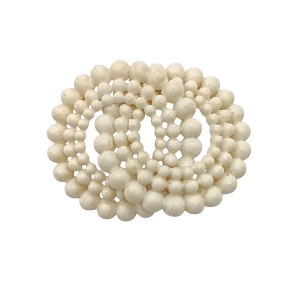 Vintage Off White Dimensional Celluloid Brooch Pin with Interlocking Rings - Picture 2 of 3